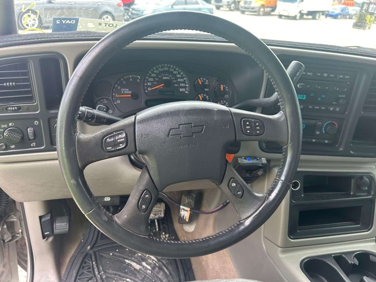 2003-chevrolet-silverado-3500-image-11