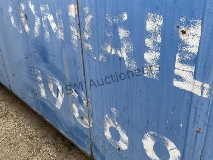 caboose-rail-car-w/-trucks-&-rail-section-image-48