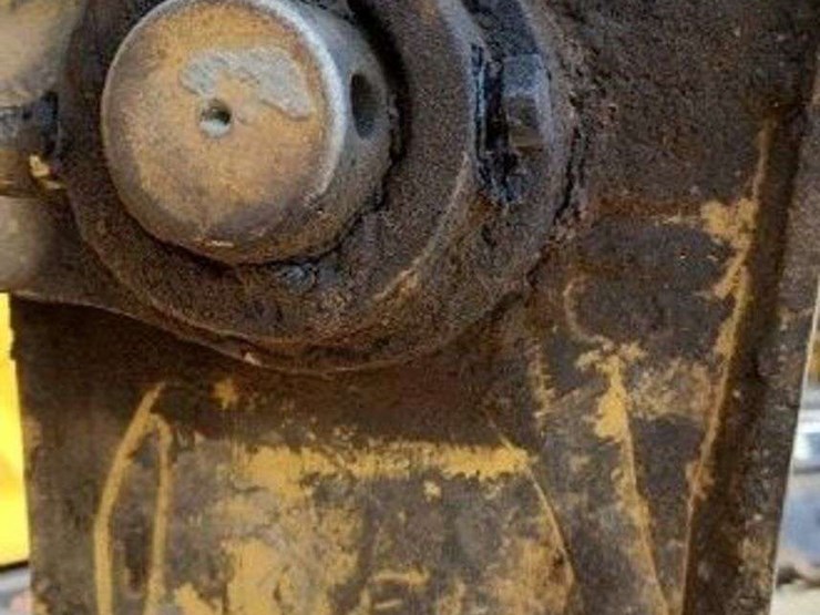 2019-caterpillar-325f-image-5