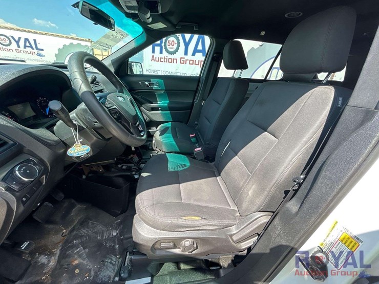 2017-ford-explorer-image-11