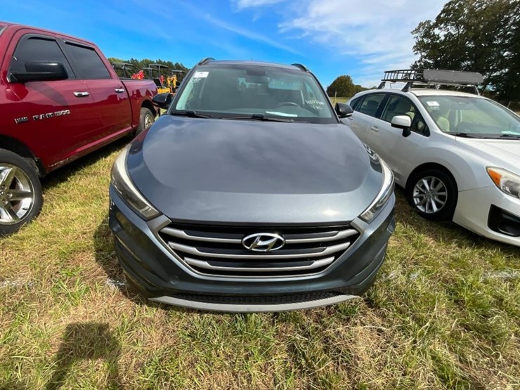 2017-hyundai-tuscon-(at,-1.6l,-miles-read-140074,-image-2