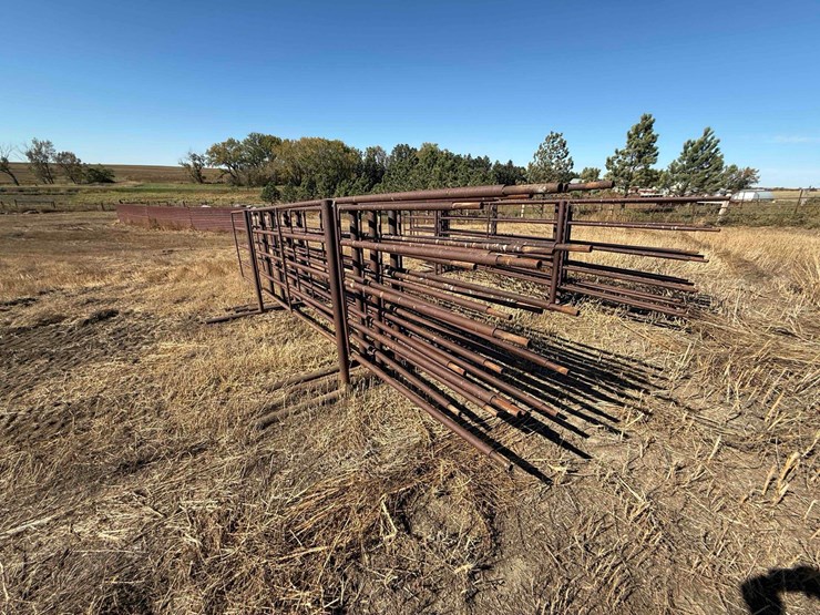 freestanding-continuous-panels-image-1