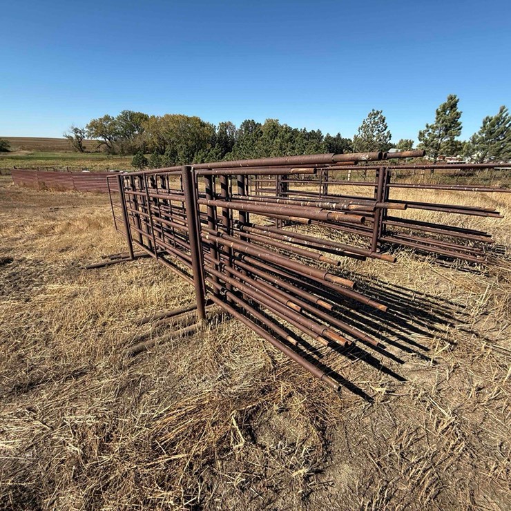 Freestanding Continuous Panels