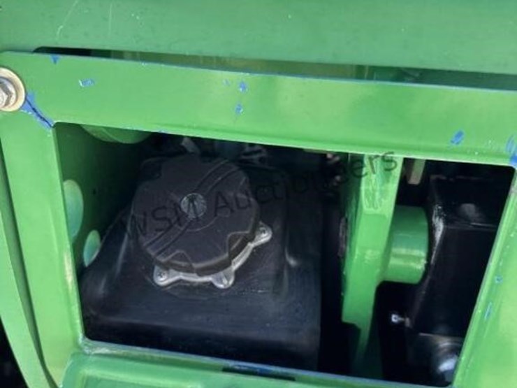 2017-genie-telescopic-material-handler-image-16