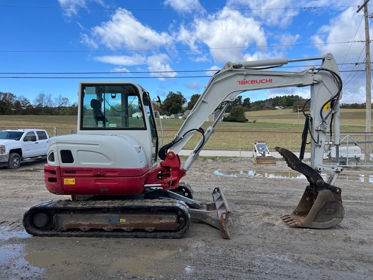 2017-takeuchi-tb260-image-6
