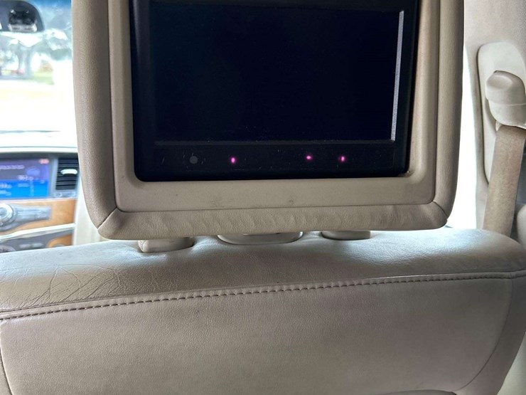 2012-infiniti-qx56-image-25