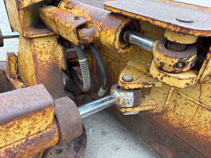 caterpillar-d3c-lgp-image-13