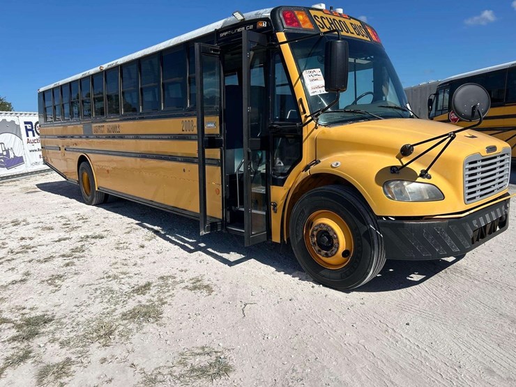 2009-freightliner-b2-image-2