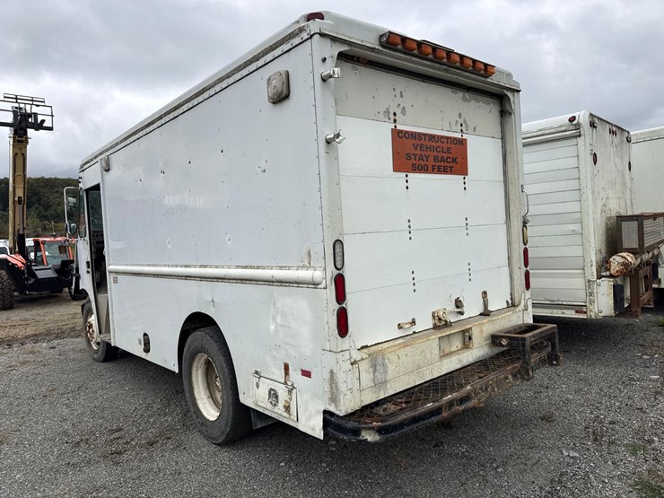 2002-freightliner-mt55-image-4