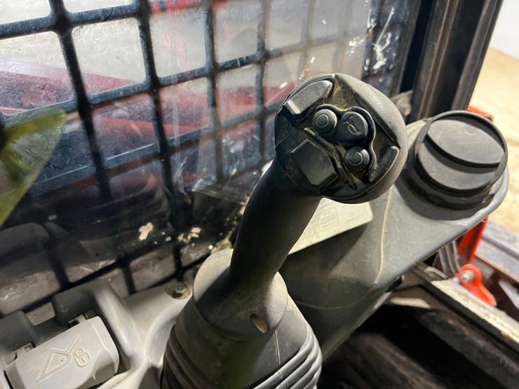 kubota-svl75-2-image-26