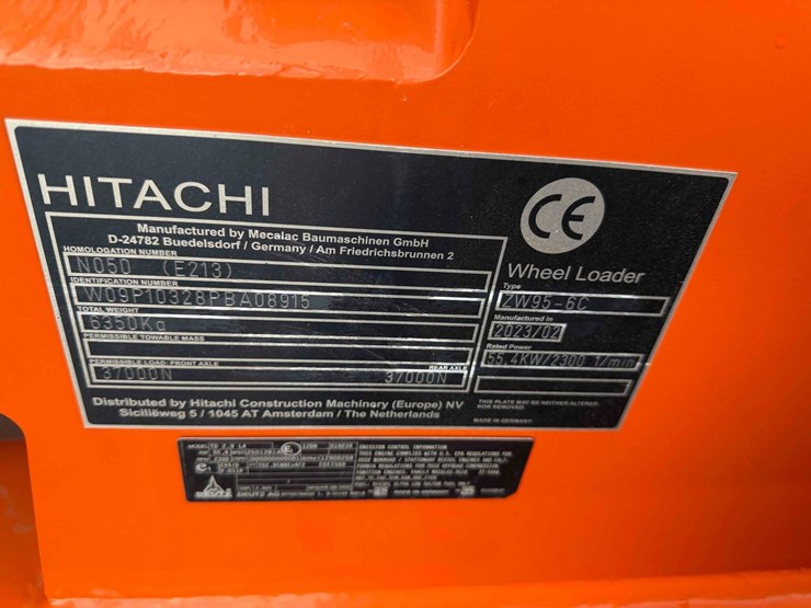 2023-hitachi-zw95-image-12