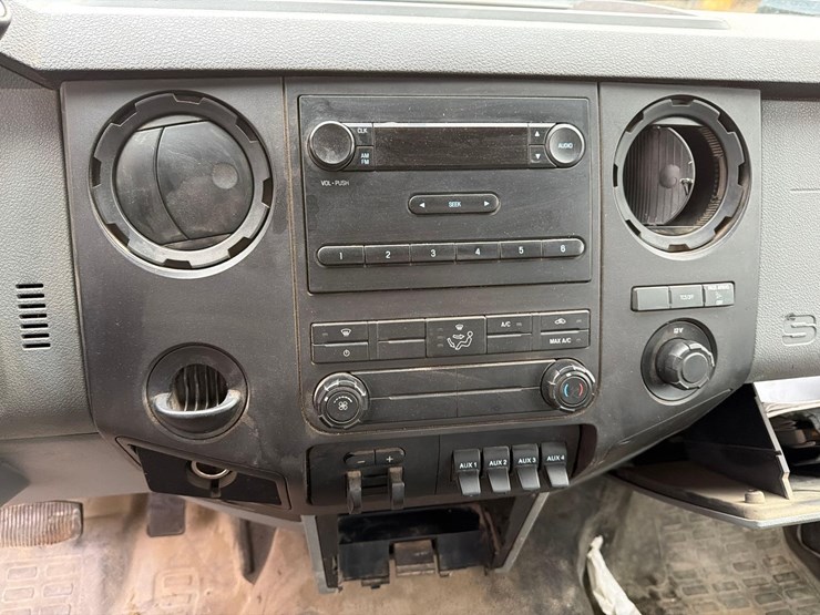 2013-ford-f550-xl-image-14