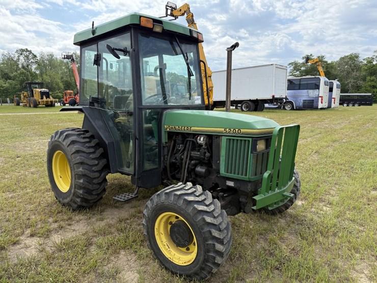 1996-john-deere-5200-image-3