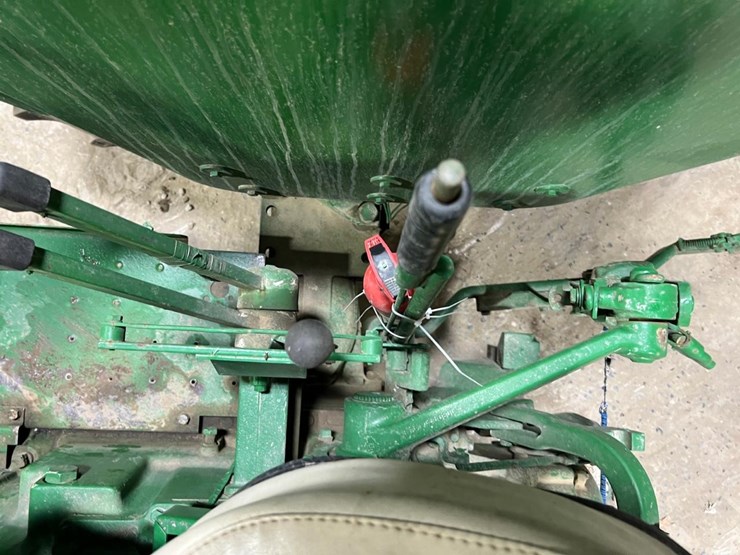 1966-oliver-1650-image-27