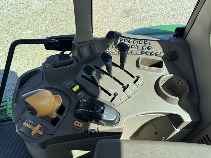 john-deere-6155m-image-10