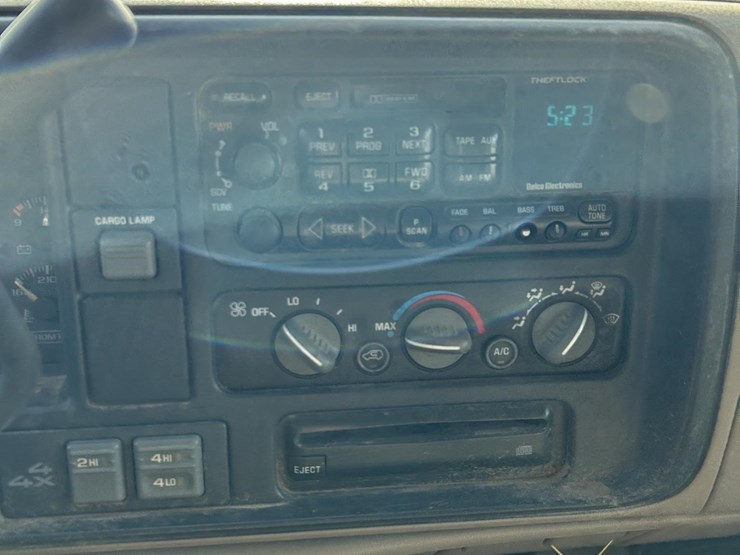 1998-chevrolet-2500hd-image-16