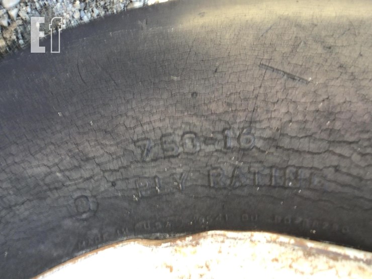 1995-ford-3930-image-21