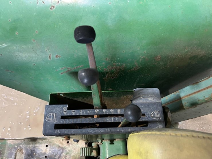john-deere-4320-image-25
