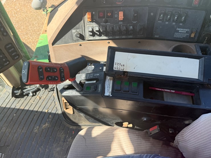 john-deere-4710-image-53