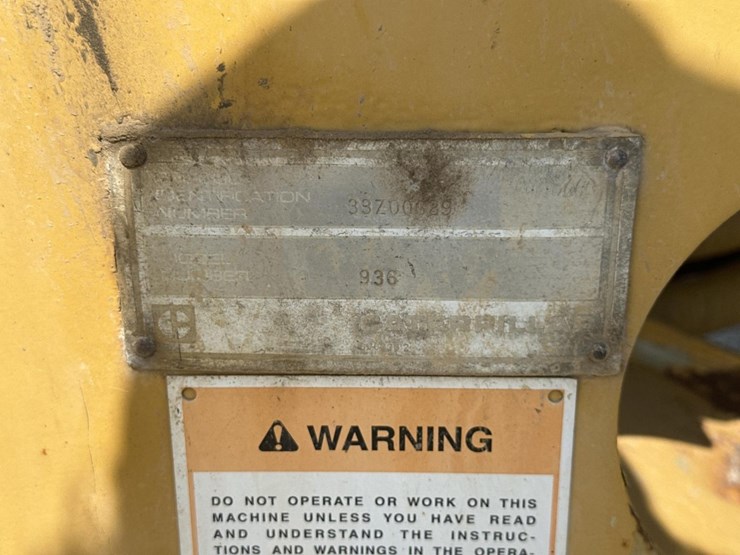 caterpillar-936-image-52