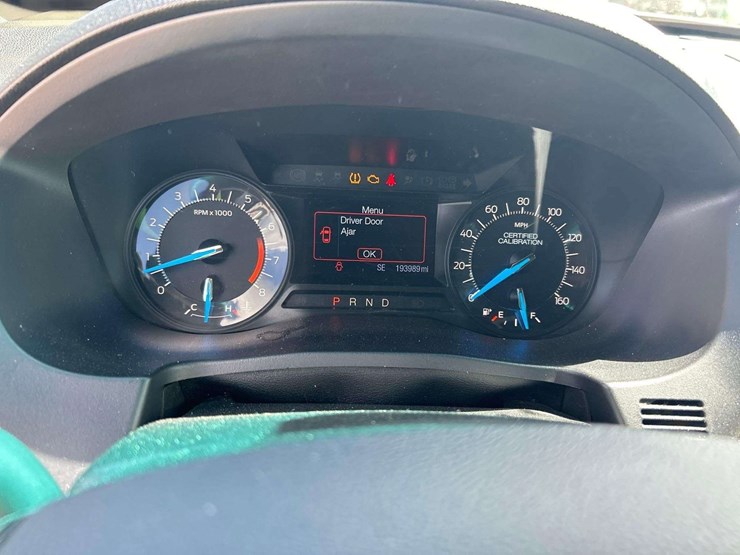 2016-ford-explorer-image-14