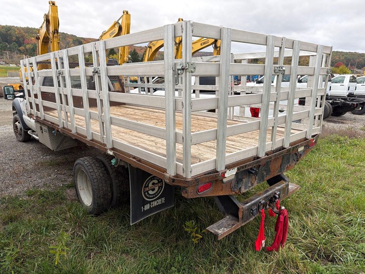 2013-ford-f550-xl-image-4