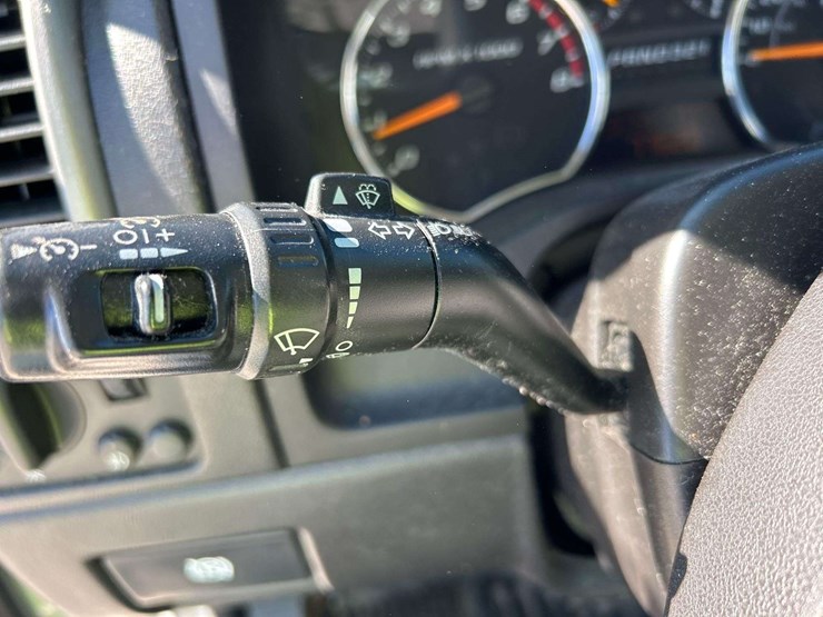 2012-chevrolet-colorado-image-16