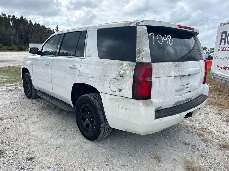 2015-chevrolet-tahoe-image-4