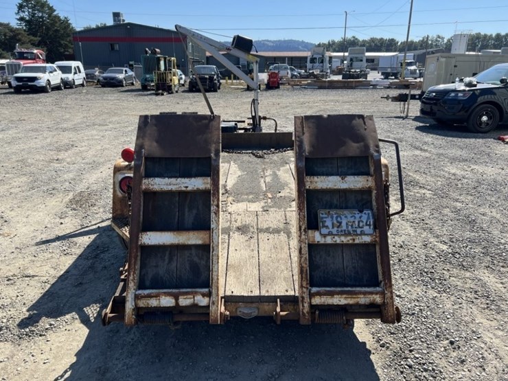 1993-buz's-12'-t/a-equipment-trailer-image-5