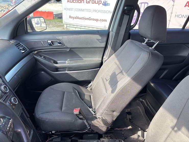 2018-ford-explorer-image-22