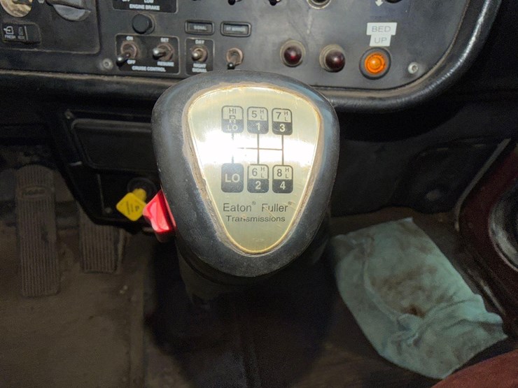 2003-peterbilt-357-image-24