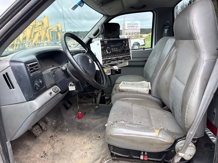 2004-ford-f750-image-12