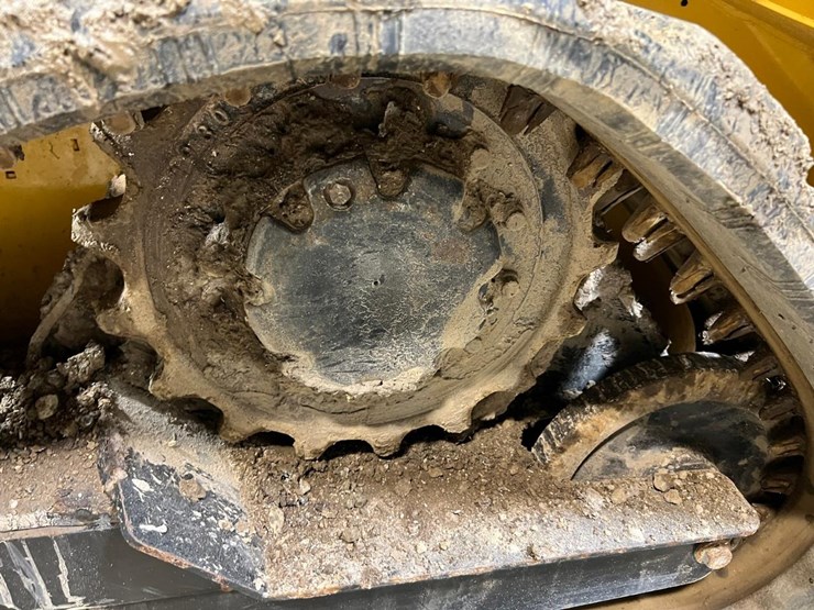 2018-deere-317g-image-14