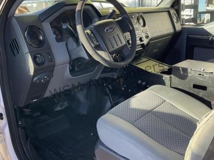 2016-ford-f550-image-27