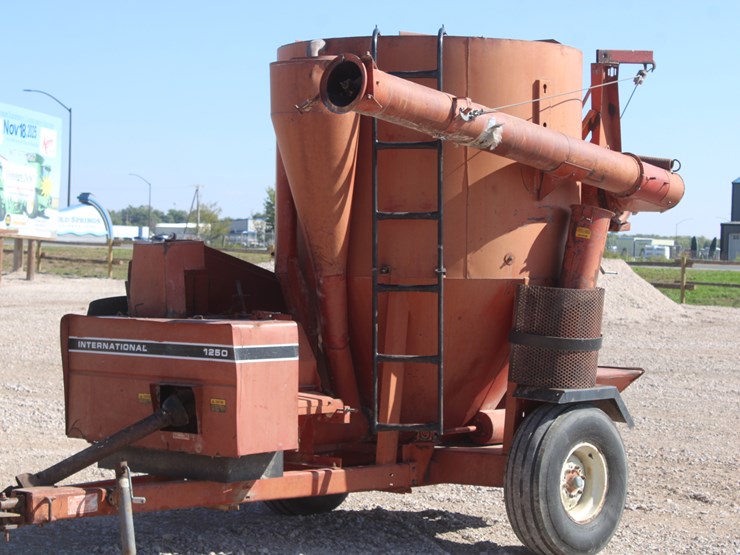 international-1250-image-1