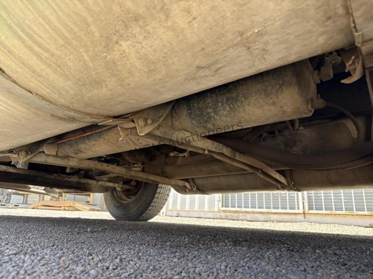 international-9400-image-18