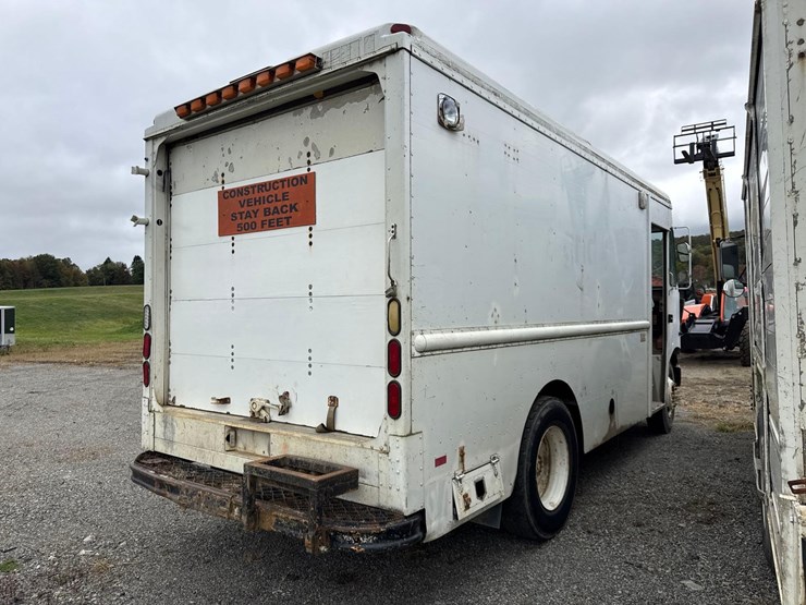 2002-freightliner-mt55-image-3