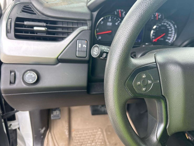 2015-chevrolet-tahoe-image-12