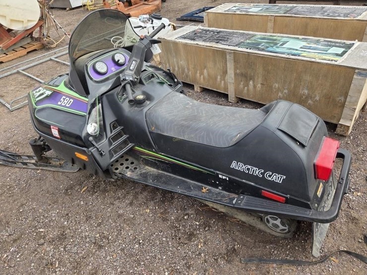 caterpillar-580-image-5