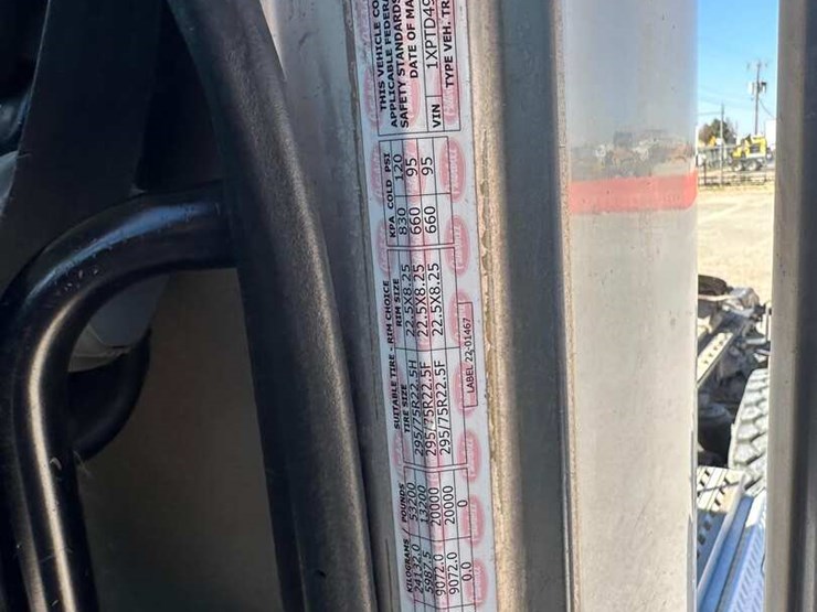 2012-peterbilt-367-image-7