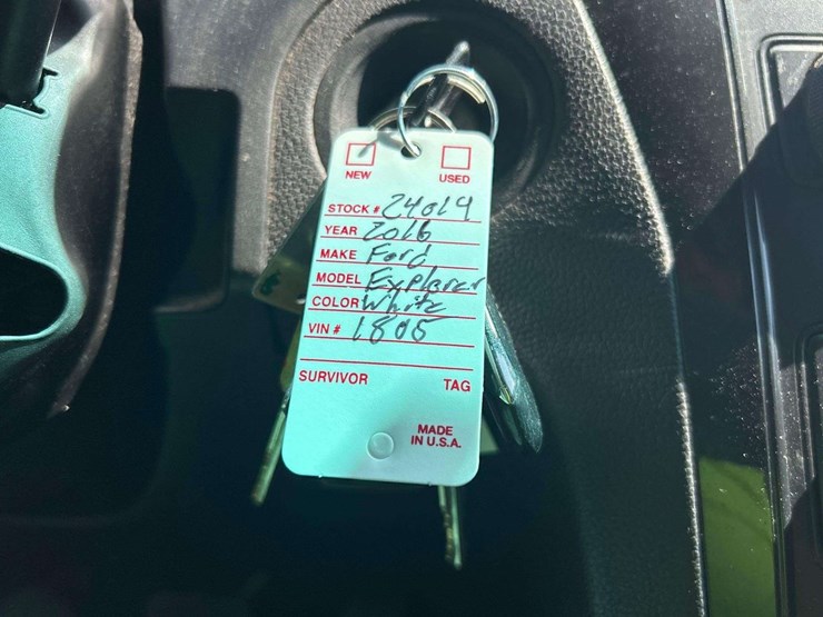 2016-ford-explorer-image-25