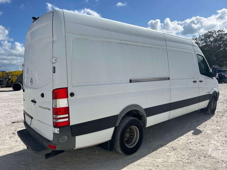 2015-freightliner-sprinter-3500-image-3