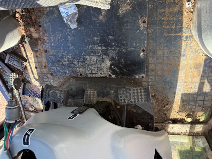 mahindra-8560-image-34