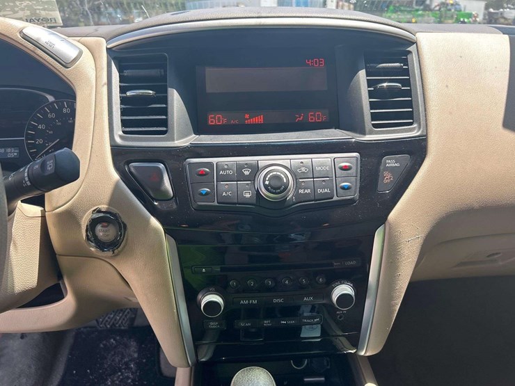 2014-nissan-pathfinder-image-18