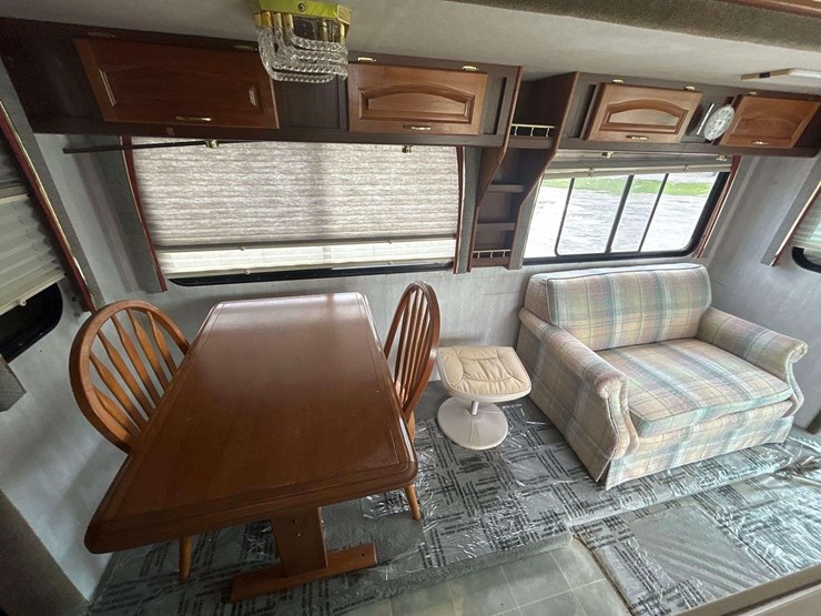 1998-national-rv-tropi-cal-t/a-35ft-class-a-motorhome-image-16