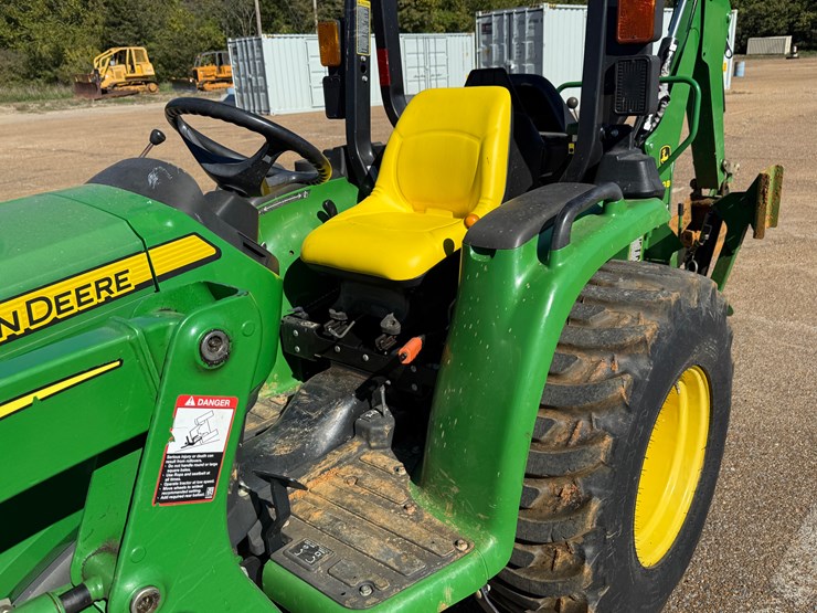 john-deere-3025e-image-18