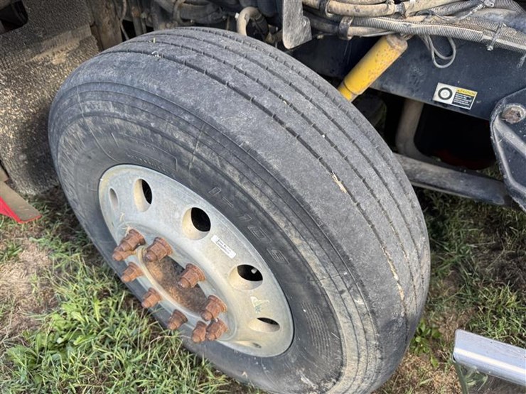 2005-peterbilt-387-image-46