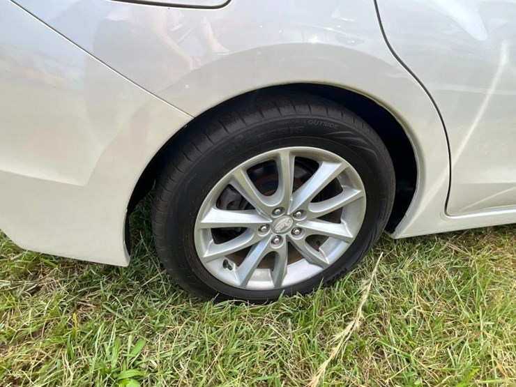 2014-subaru-impreza-(awd,-at,-2.0l,-miles-image-9