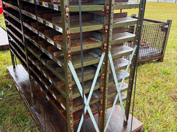 metal-parts-bin-shelving-(24"dx6'wx83"t)-image-4