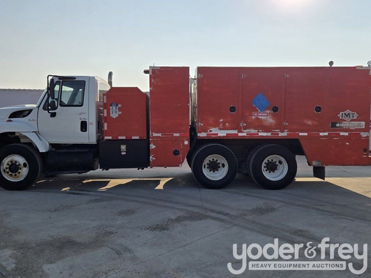 2009-international-7300-image-2